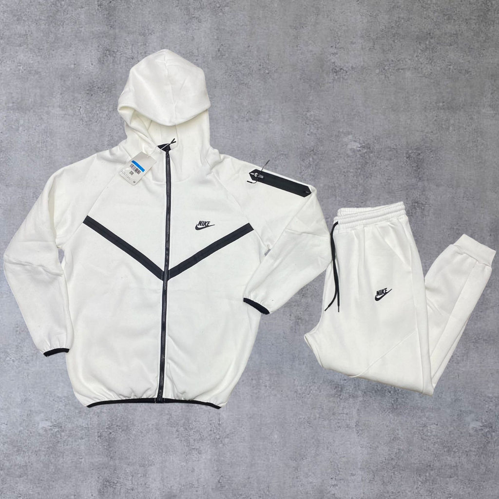 Conjunto Nike tech (BR)