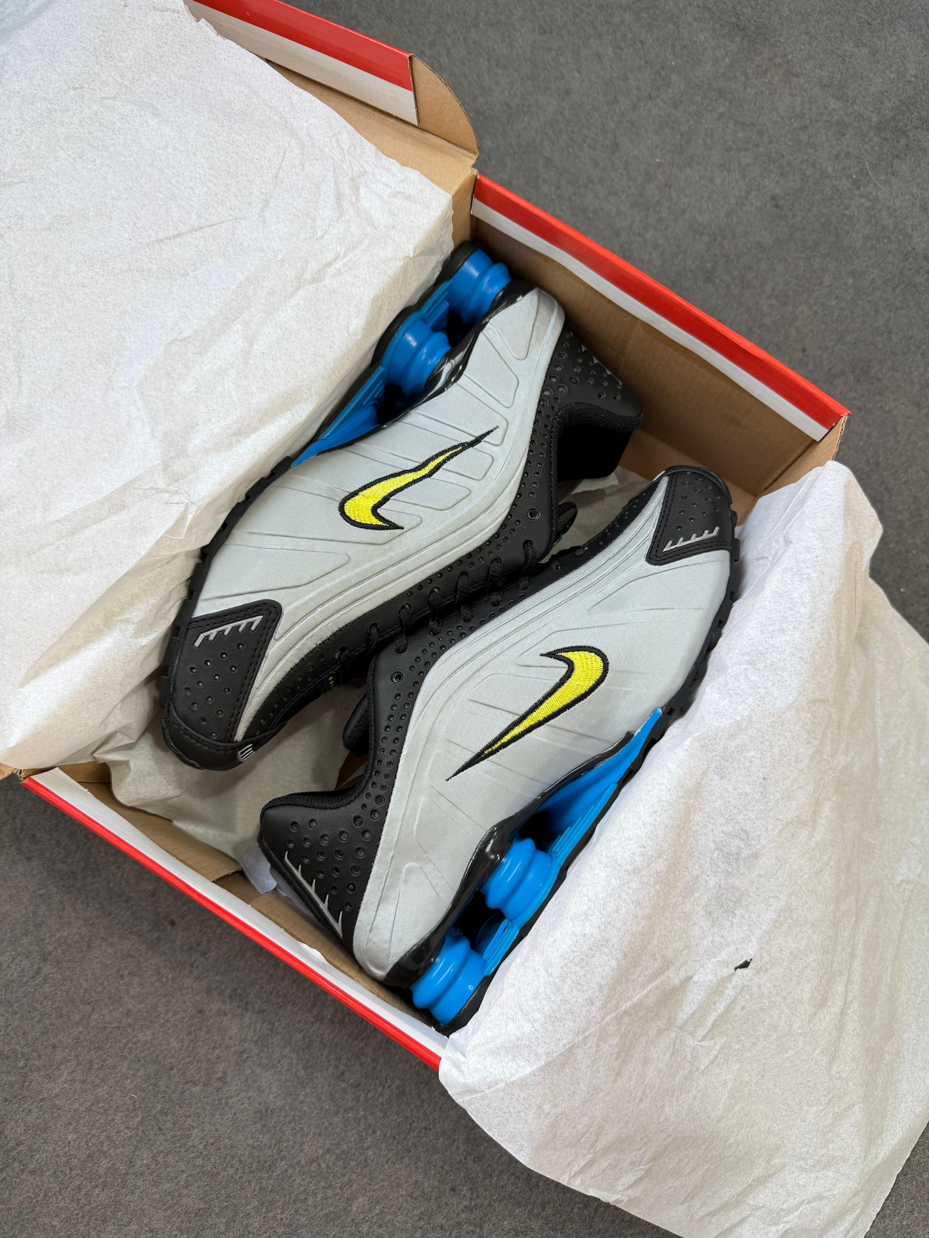 Nike Shox R4 Brasil (BR)