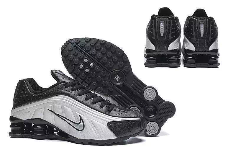 Air Shox R4 🔴⚫️ (IM)