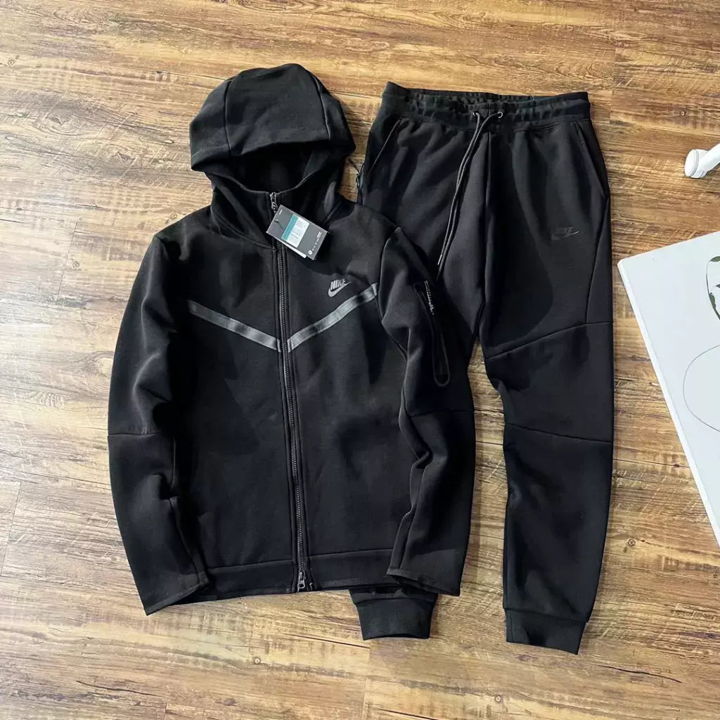Nike Tech Fleece (IM)